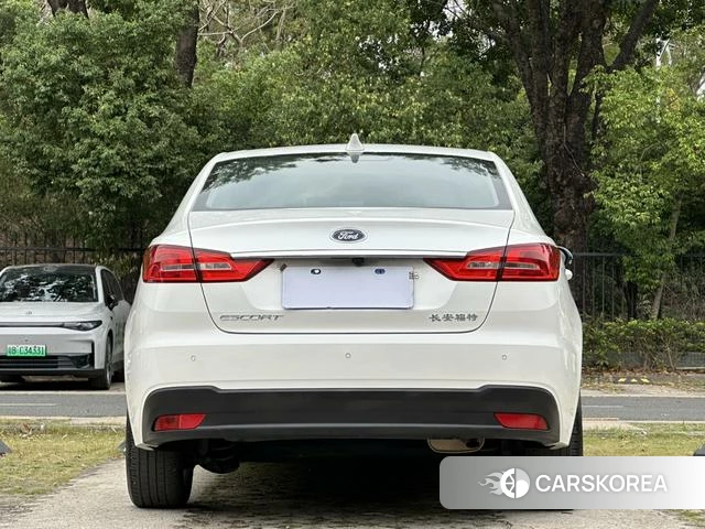 Ford Forrest 2021 Белый из Китая, фото 2