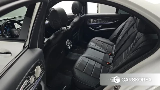 Mercedes-Benz E-Class W213 2023 Белый из Кореи, фото 2