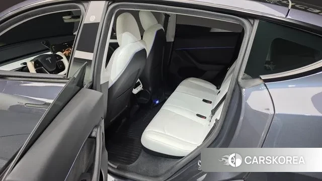 Tesla Model Y 2023 Серый из Кореи, фото 2