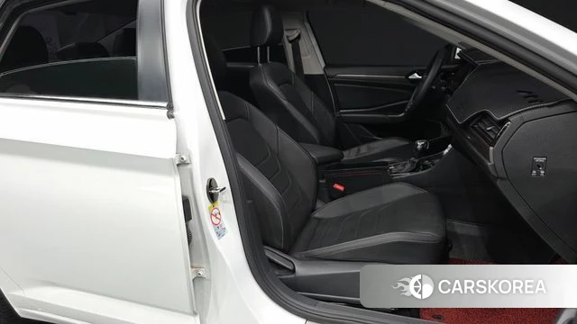 Volkswagen 7th Generation of Jetta 2021 Белый из Кореи, фото 2