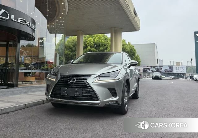 Lexus NX 2021 Серебристо-серый из Китая, фото 2