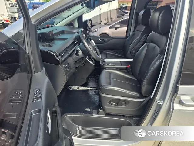 Hyundai Staria 2022 Серебристо-серый из Кореи, фото 2