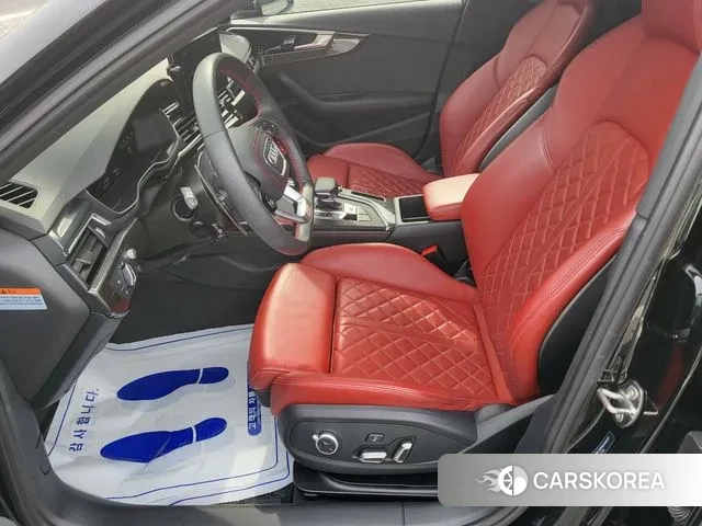 Audi S4 (B9) 2023 Черный из Кореи, фото 2