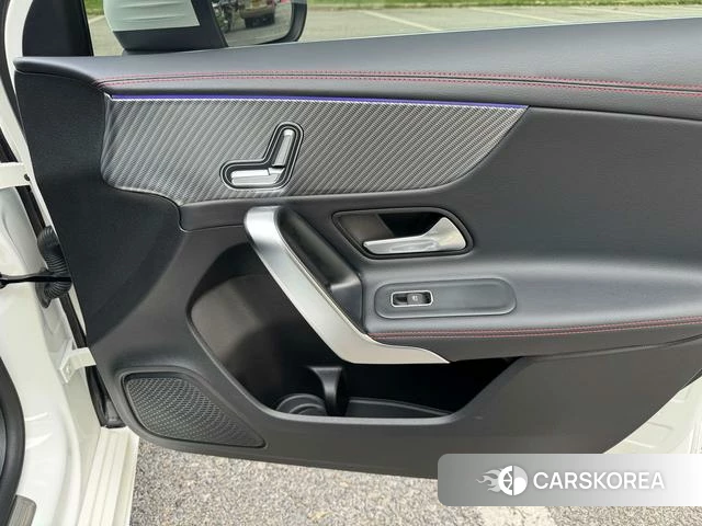 Mercedes-Benz Class A 2023 Белый из Китая, фото 2