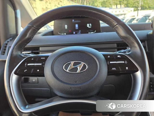 Hyundai Staria 2022 Желтый из Кореи, фото 2