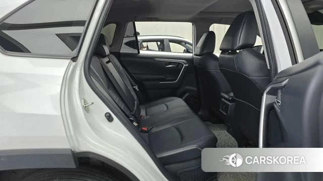 Toyota RAV4 5th Generation 2024 Белый из Кореи, фото 2