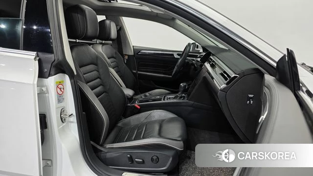 Volkswagen Arteon 2022 Белый из Кореи, фото 2