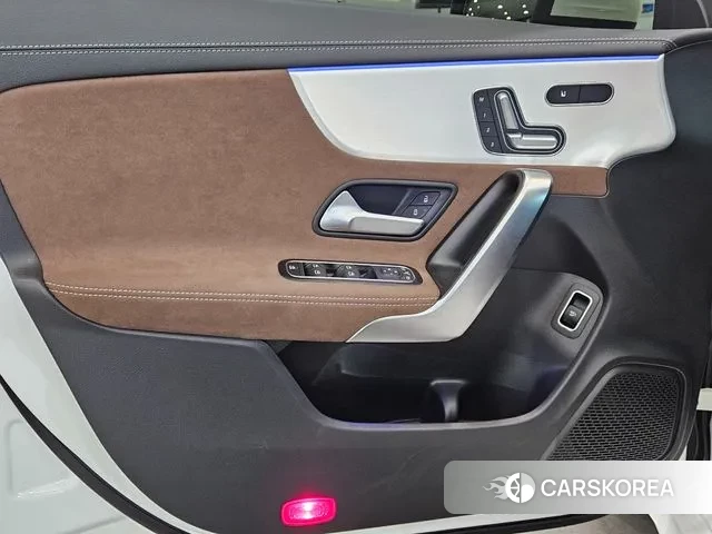 Mercedes-Benz CLA-Class C118 2025 Белый из Кореи, фото 2