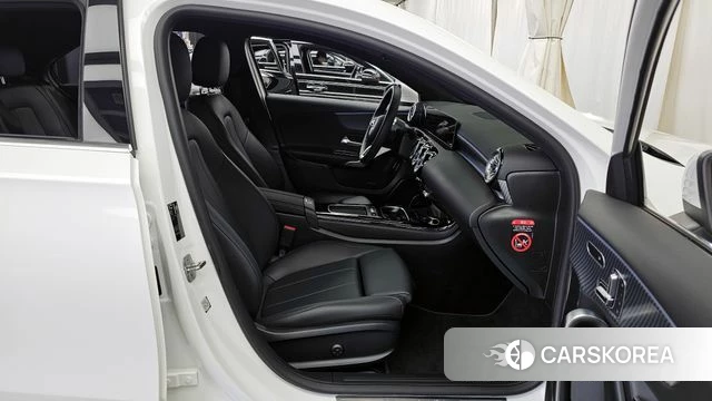 Mercedes-Benz A-Class W177 2024 Белый из Кореи, фото 2