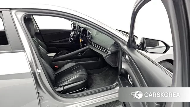 Hyundai Avante Hybrid (CN7) 2021 Серебристо-серый из Кореи, фото 2