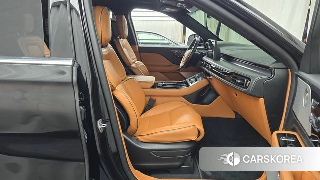 Lincoln Aviator 2nd generation 2022 Черный из Кореи, фото 2