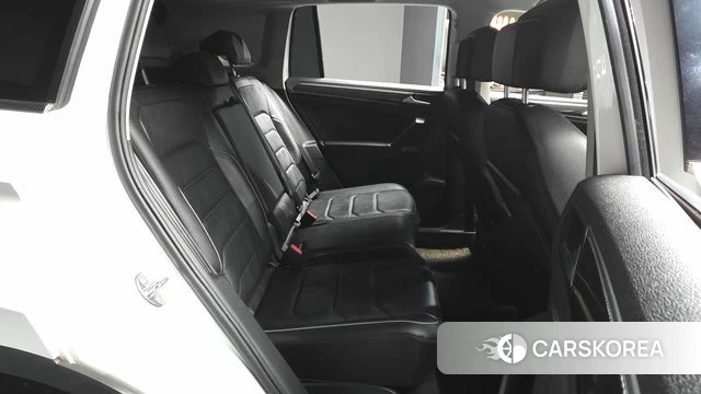 Volkswagen Tiguan second Generation 2019 Белый из Кореи, фото 2