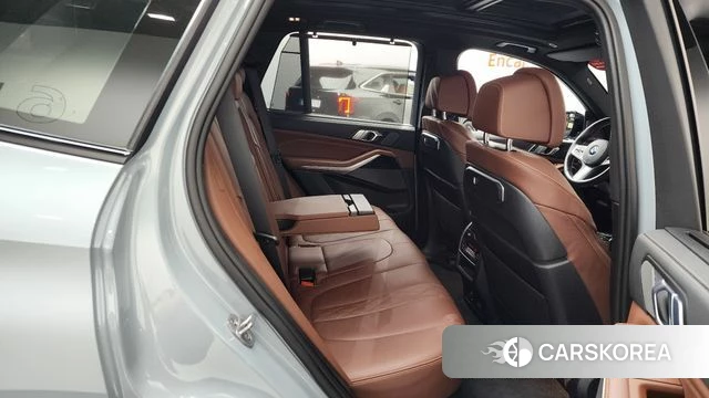 BMW X5 (G05) 2024 Серебристо-серый из Кореи, фото 2