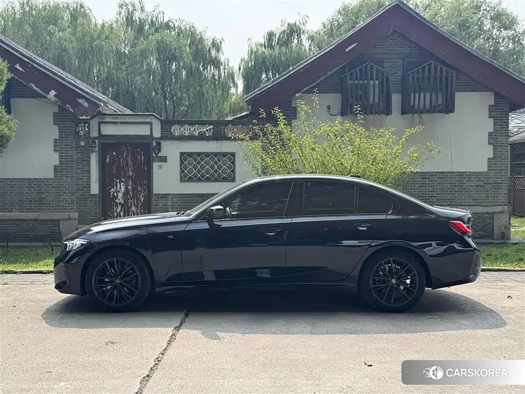 BMW 3 series 2023 Черный из Китая, фото 2