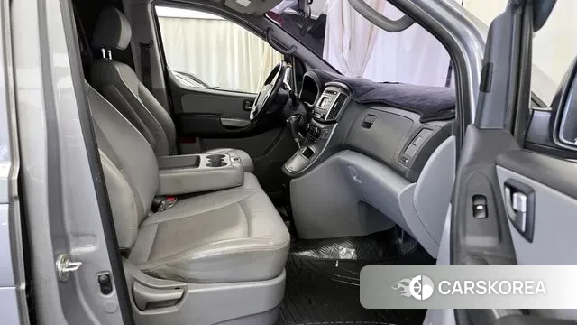 Hyundai Grand Starex 2018 Серебряный из Кореи, фото 2