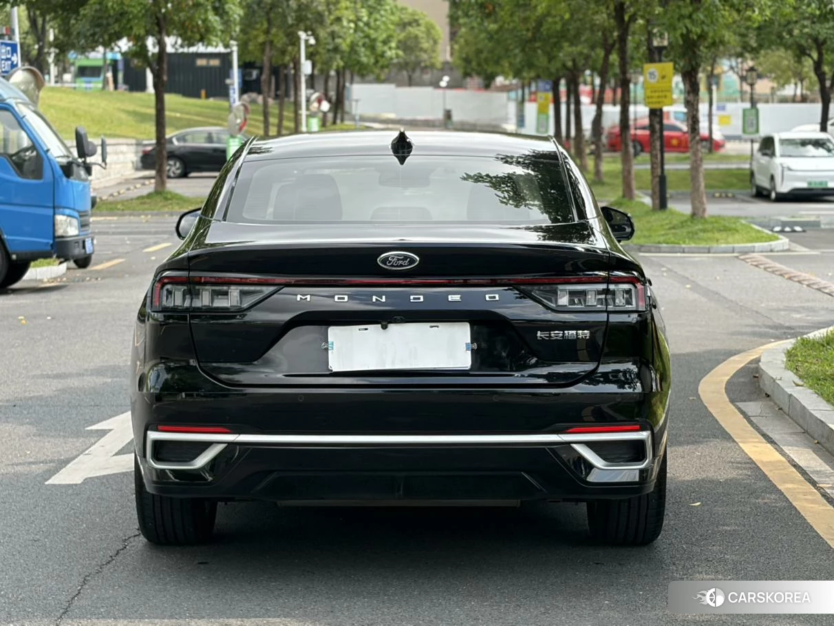 Ford Mondeo 2023 Черный из Китая, фото 2