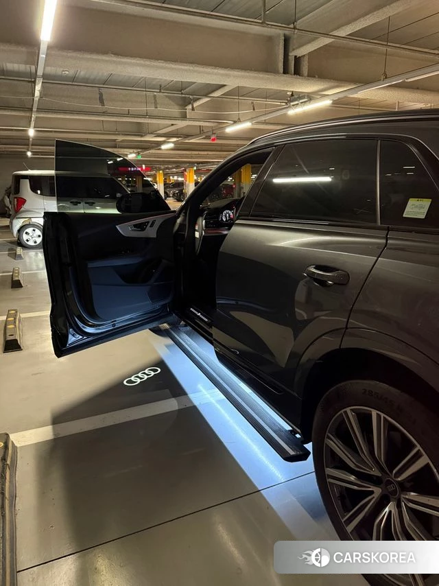 Audi Q8 (4M) 2021 Серый из Кореи, фото 2