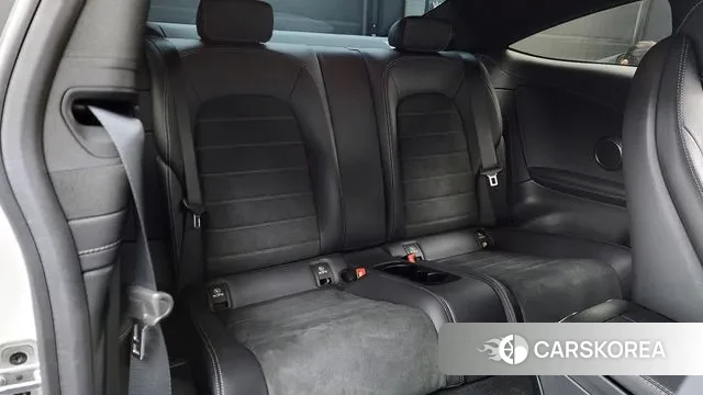 Mercedes-Benz C-Class W205 2022 Белый из Кореи, фото 2