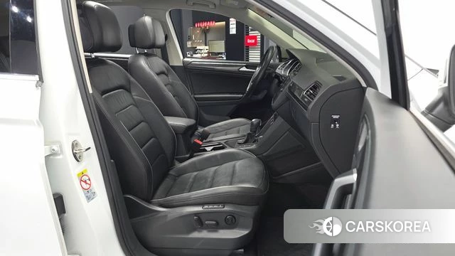 Volkswagen Tiguan second Generation 2020 Белый из Кореи, фото 2