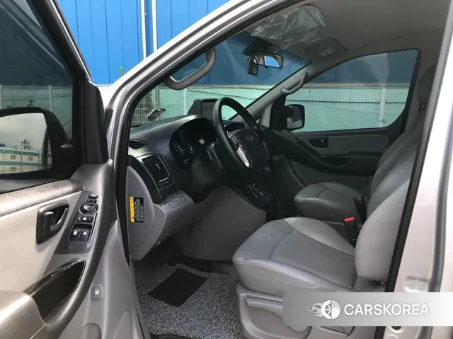 Hyundai The New Grand Starex 2021 Серебристо-серый из Кореи, фото 2