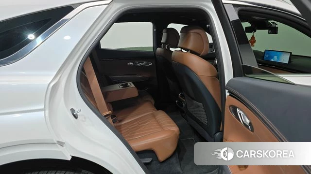 Genesis GV70 2023 Белый из Кореи, фото 2