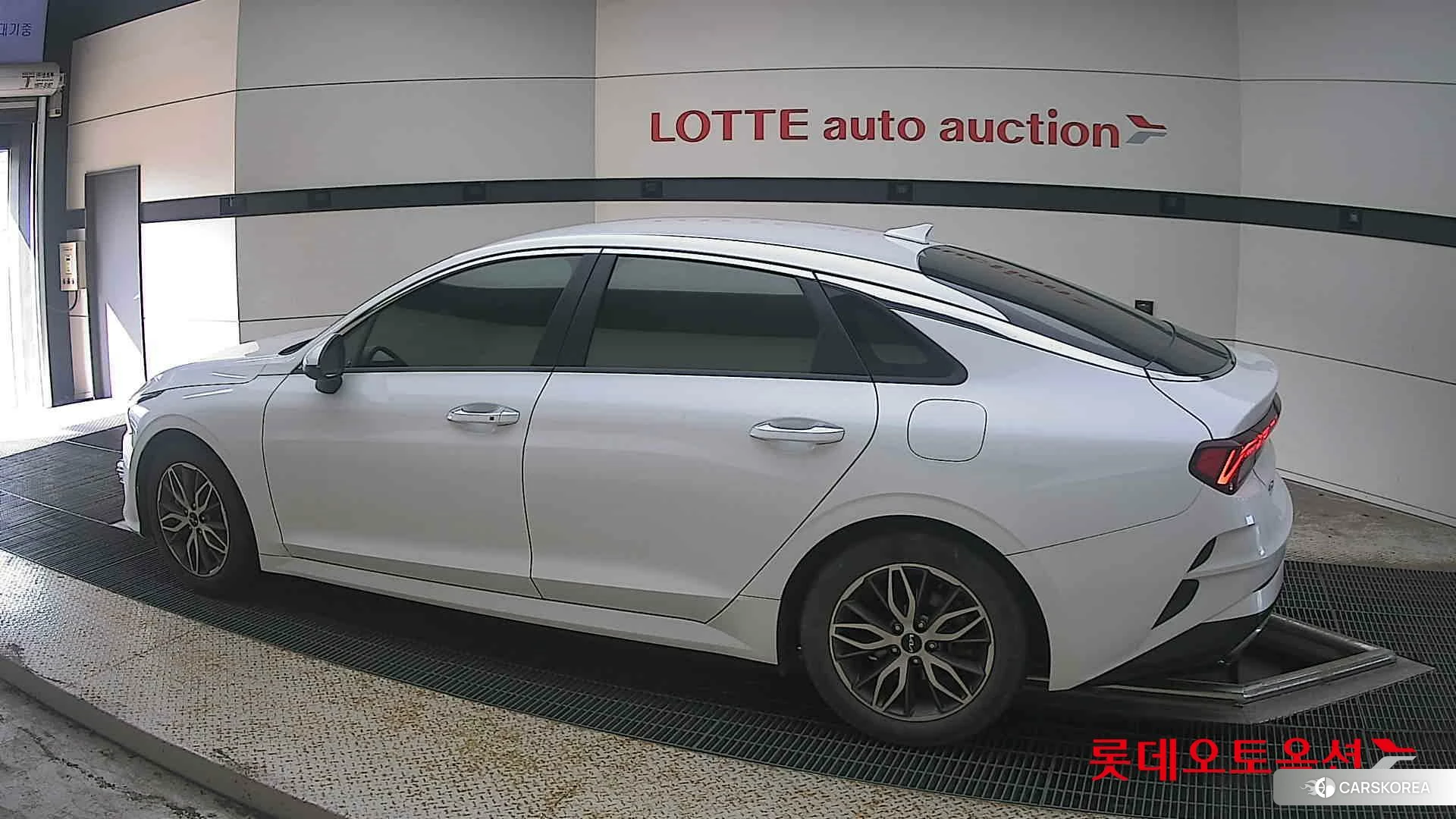 Kia K5 2022 Белый из Кореи, фото 2