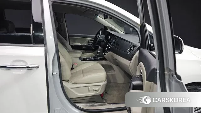 Kia The New Carnival 2019 Белый из Кореи, фото 2