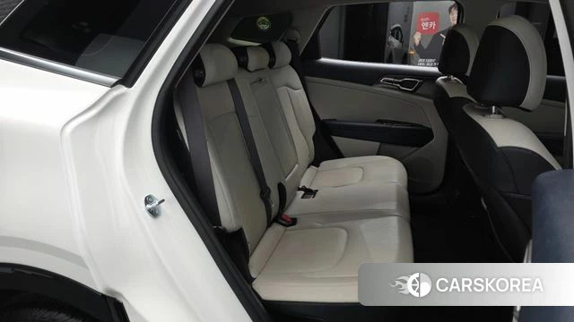 Kia Sportage 5th Generation Hybrid 2024 Белый из Кореи, фото 2