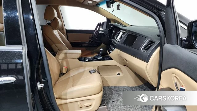 Kia The New Carnival 2019 Черный из Кореи, фото 2