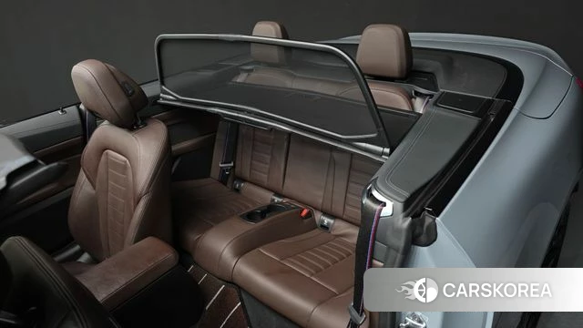 BMW 4 Series (G22) 2024 Светло-серебряный цвет из Кореи, фото 2