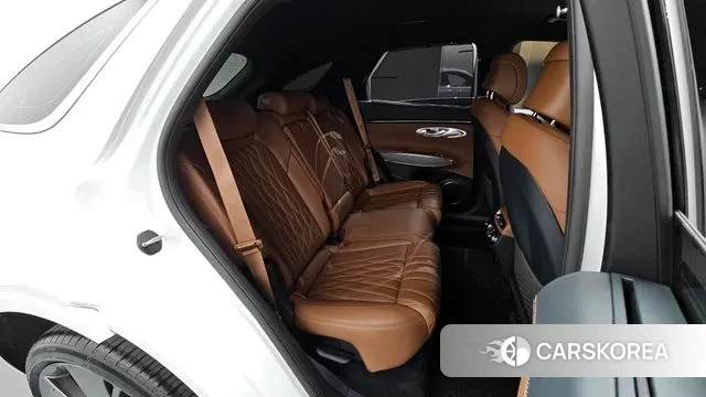 Genesis GV70 2023 Белый из Кореи, фото 2