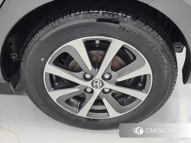 Toyota Prius C 2018 Серый из Кореи, фото 2