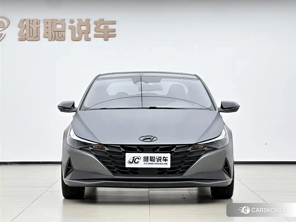 Hyundai Elantra 2022 Silver/gray из Китая, фото 2