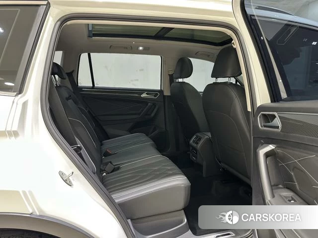 Volkswagen Tiguan L 2023 Белый из Китая, фото 2