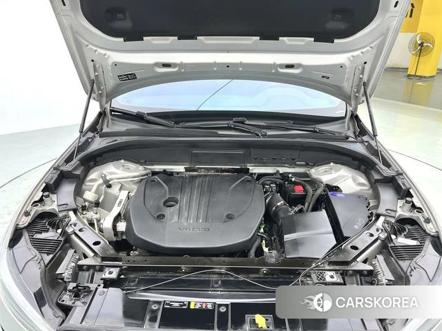 Volvo XC60 2022 Серебристо-серый из Китая, фото 2