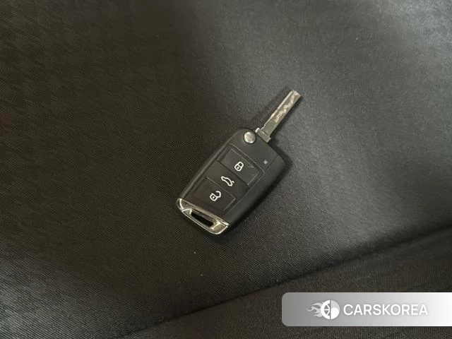 Volkswagen Bora 2021 Белый из Китая, фото 2