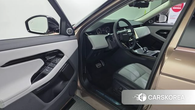 Land Rover Range Rover Evoque 2nd Generation 2024 Песочный из Кореи, фото 2