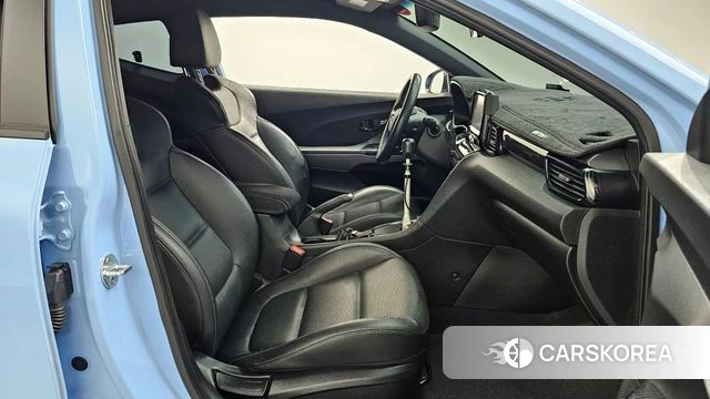 Hyundai Veloster (JS) 2018 Светло-серебряный цвет из Кореи, фото 2