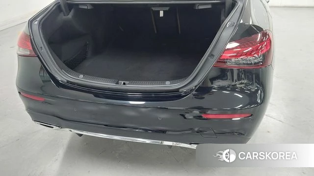 Mercedes-Benz E-Class W213 2023 Черный из Кореи, фото 2