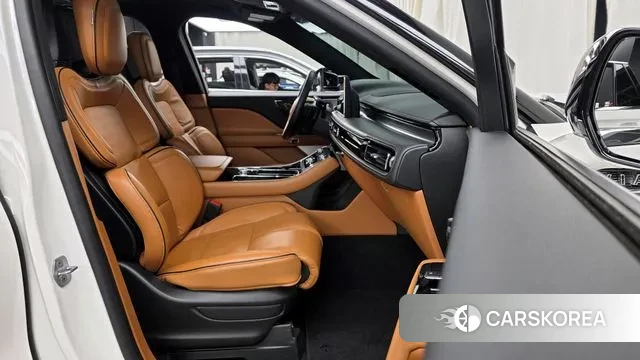 Lincoln Aviator 2nd generation 2023 Белый из Кореи, фото 2