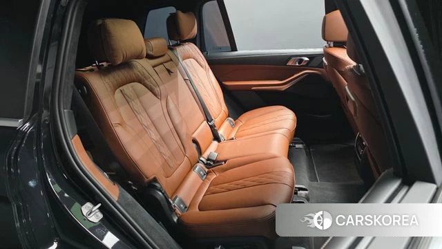 BMW X7 (G07) 2025 Черный из Кореи, фото 2
