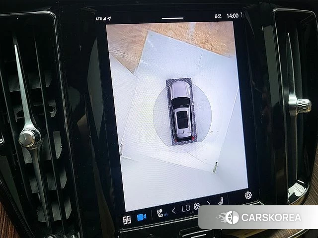 Volvo XC60 second Generation 2023 Черный из Кореи, фото 2