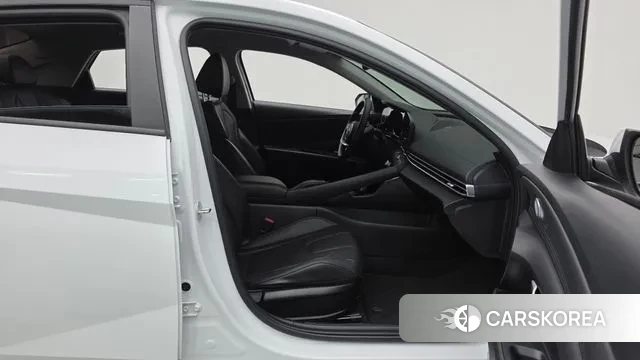 Hyundai Avante (CN7) 2022 Белый из Кореи, фото 2