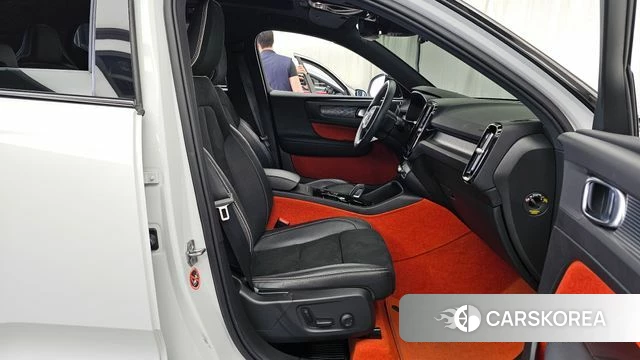 Volvo XC40 2020 Белый из Кореи, фото 2