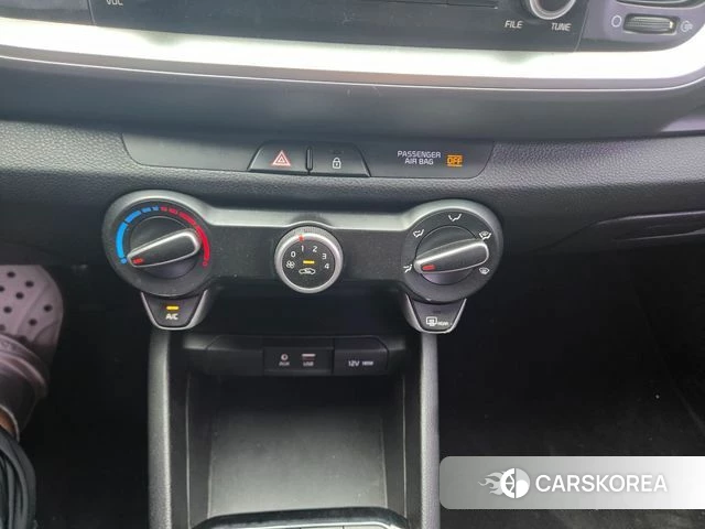 Kia Stonic 2018 Белый из Кореи, фото 2