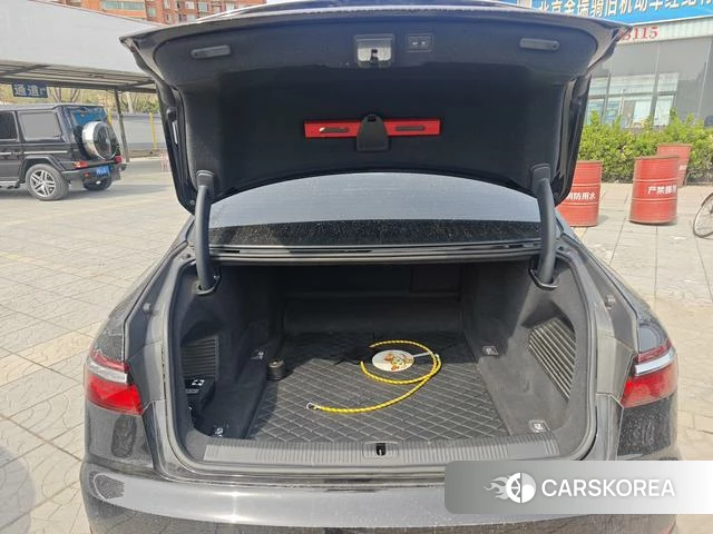 Audi A8 2021 Черный из Китая, фото 2