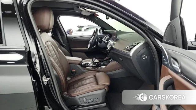 BMW X4 (G02) 2025 Черный из Кореи, фото 2