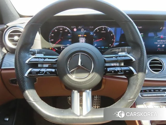 Mercedes-Benz E-Class W213 2021 Белый из Кореи, фото 2