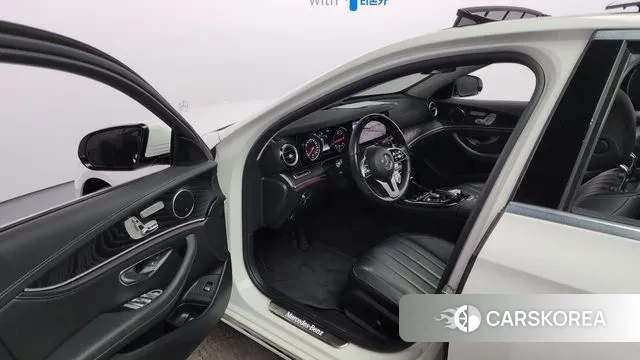 Mercedes-Benz E-Class W213 2020 Белый из Кореи, фото 2