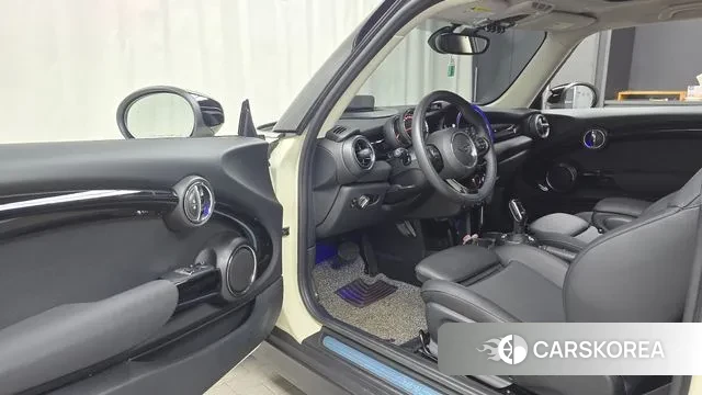 Mini Cooper 2020 Жемчужный цвет из Кореи, фото 2